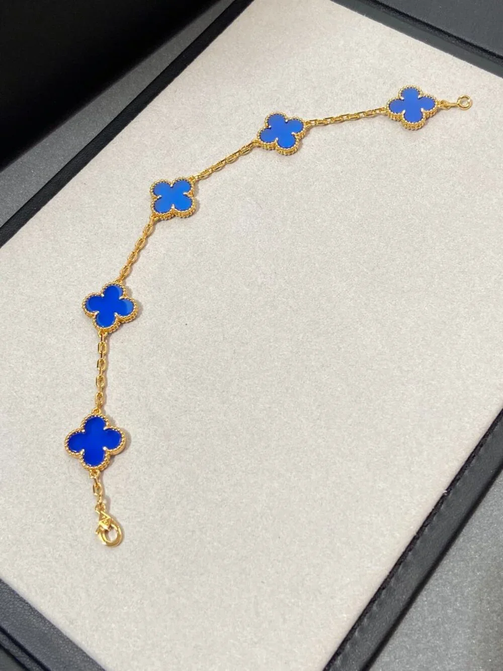 Van Cleef & Arpels Blue Bracelet - Picture 2 of 4